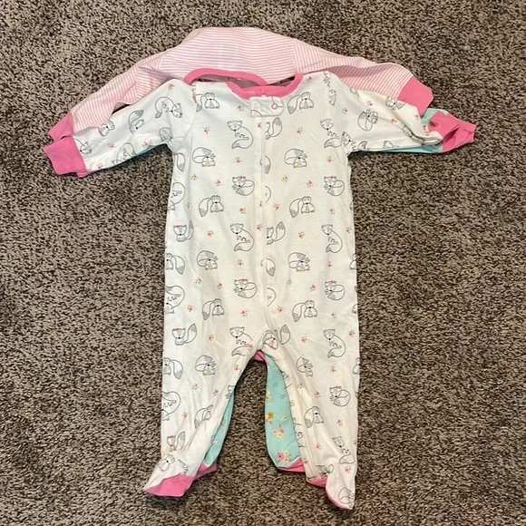 Gerber bodysuit footies - Picture 2 of 4